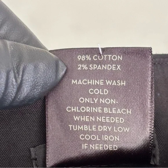 Ann Taylor Women's Signature Shorts Black Flat Front Size 10 Chino 4" inseam - Picture 8 of 8